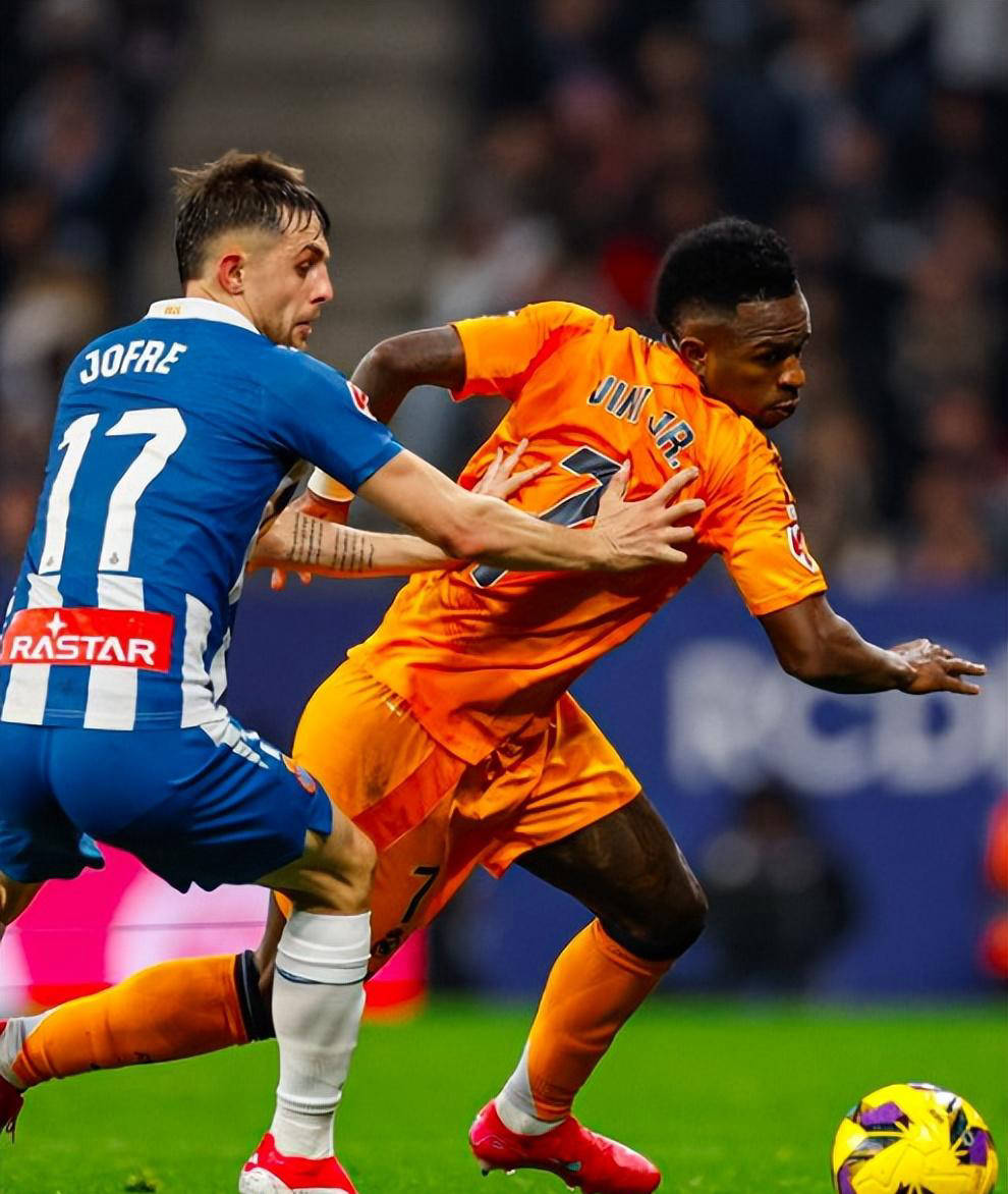 开云体育APP下载-西班牙队在大赛中取得连胜，豪取三分继续领跑