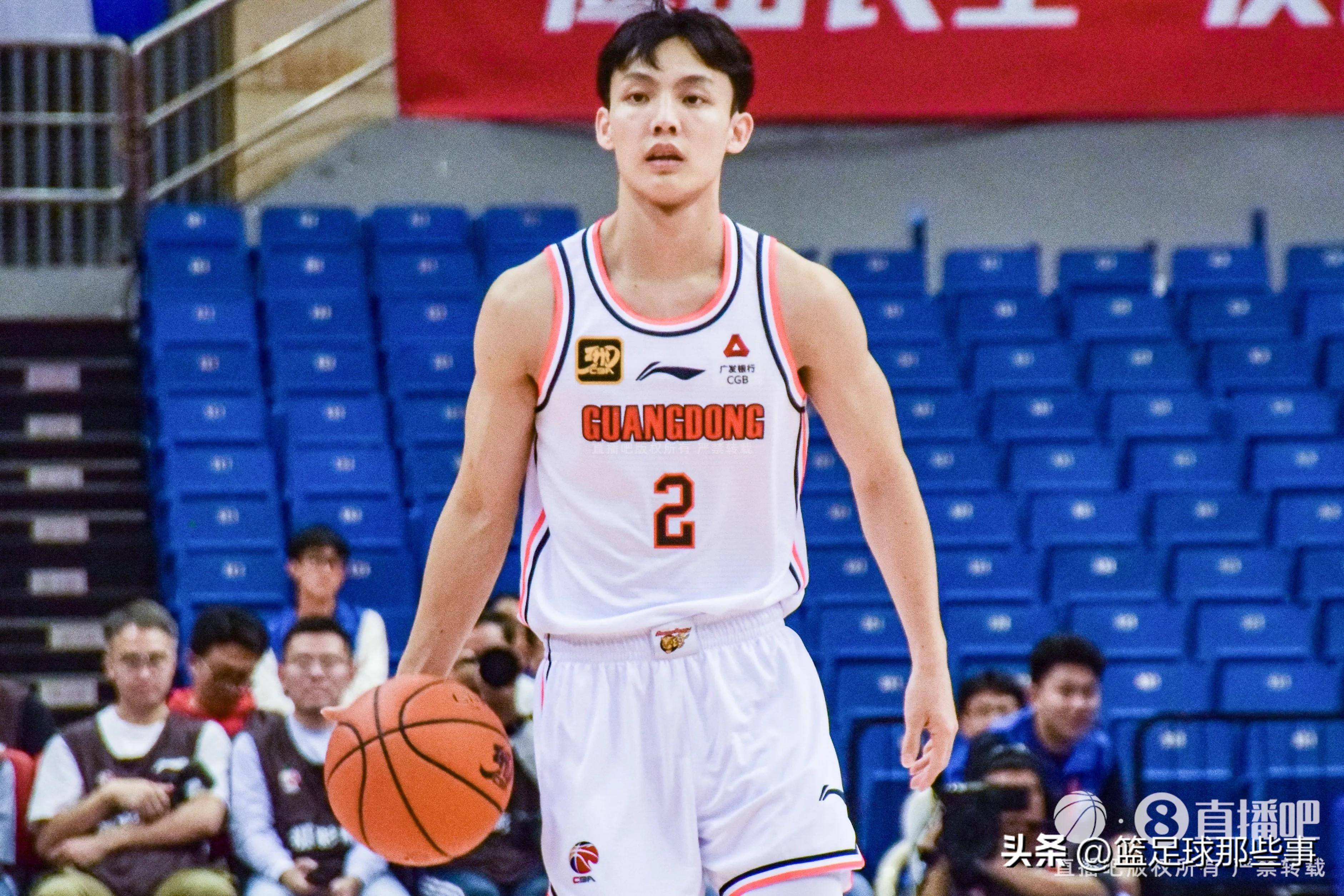 广东队豪取五连胜，领跑积分榜，劲敌随时待战的简单介绍