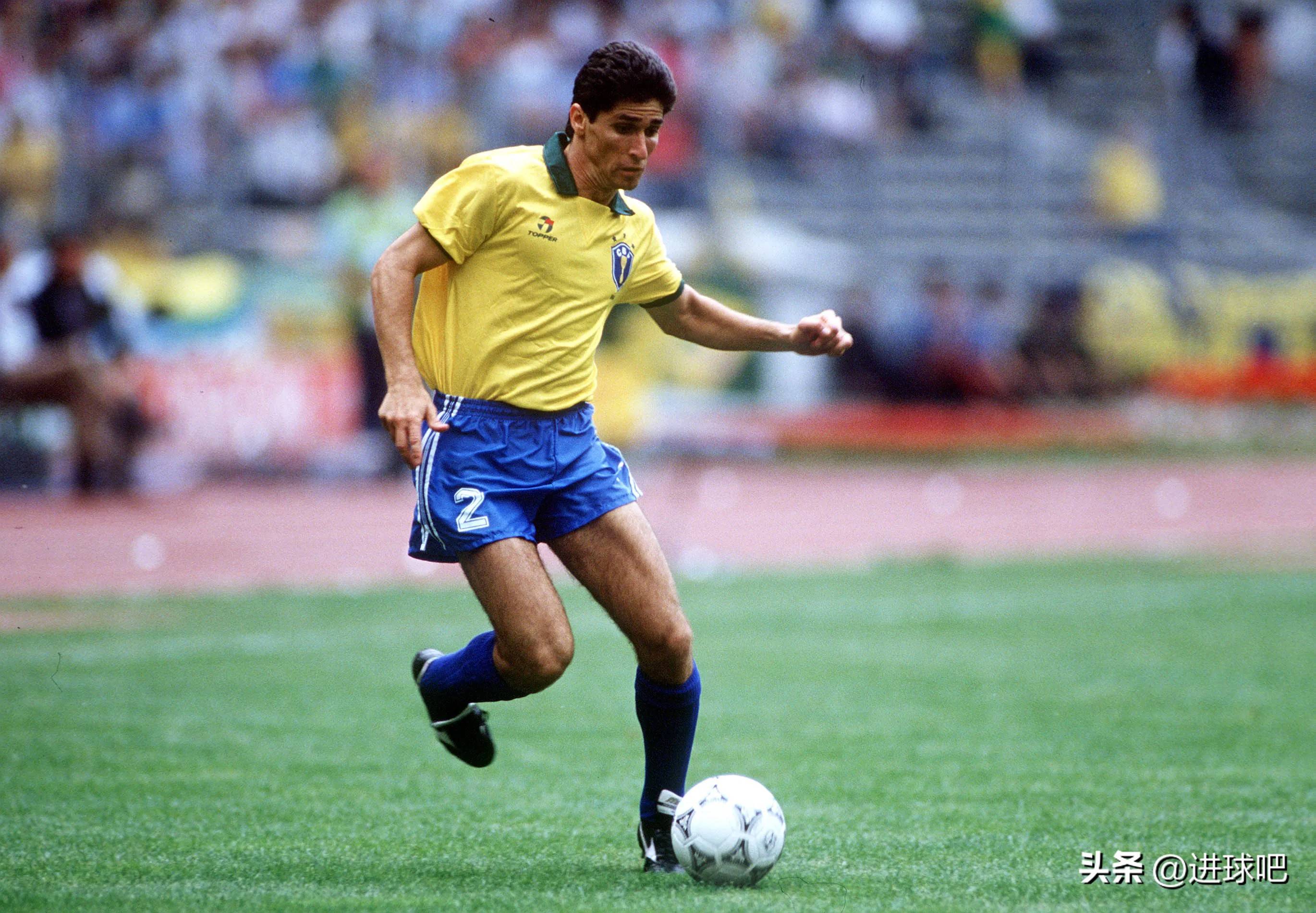 开云体育官网-巴西足球明星在国际比赛中发威