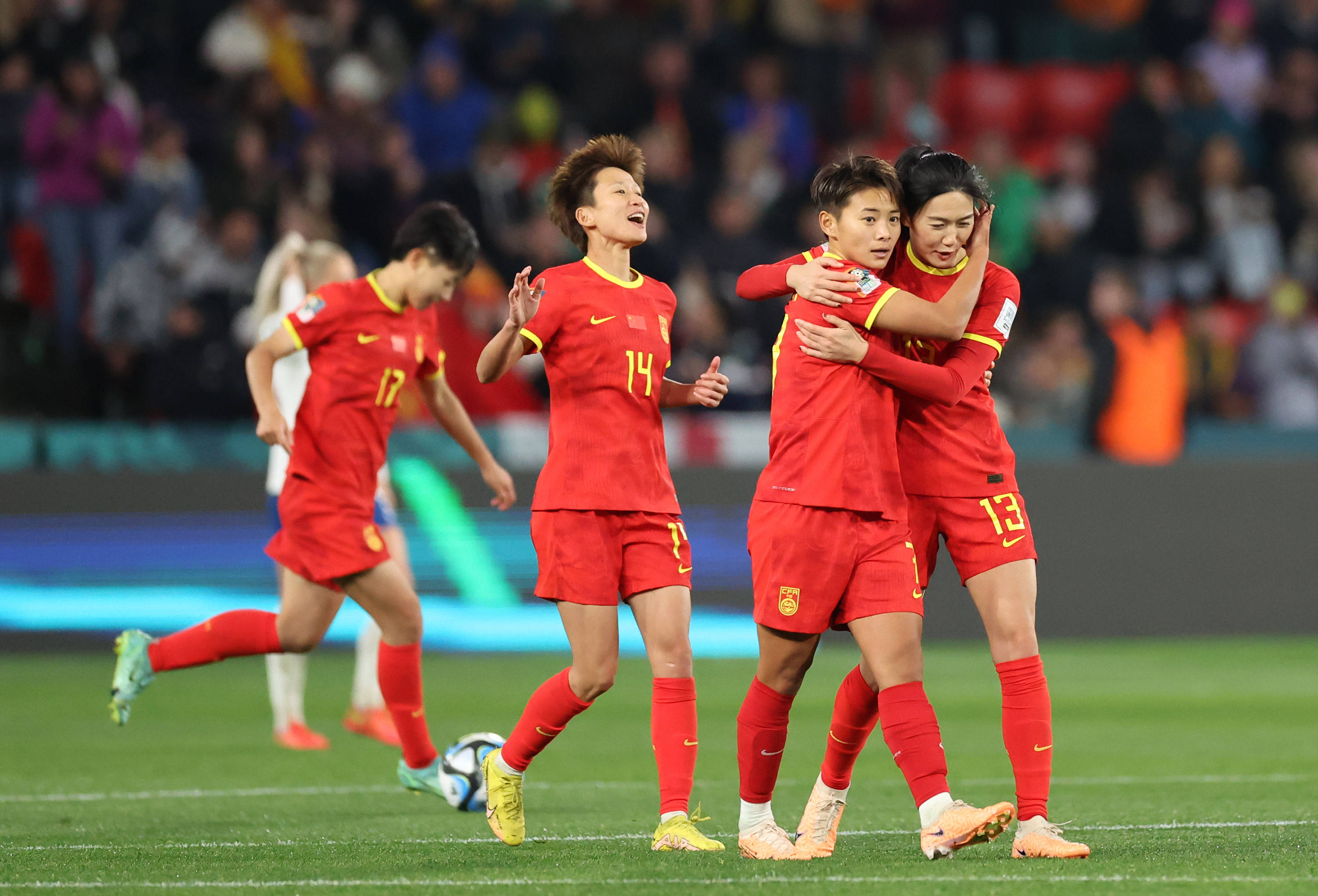 足坛女足赛事精彩绝伦，球队备战状态亮眼的简单介绍