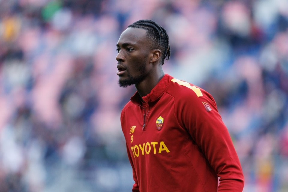 包含切尔西逆转热刺，亚伯拉罕传射建功的词条