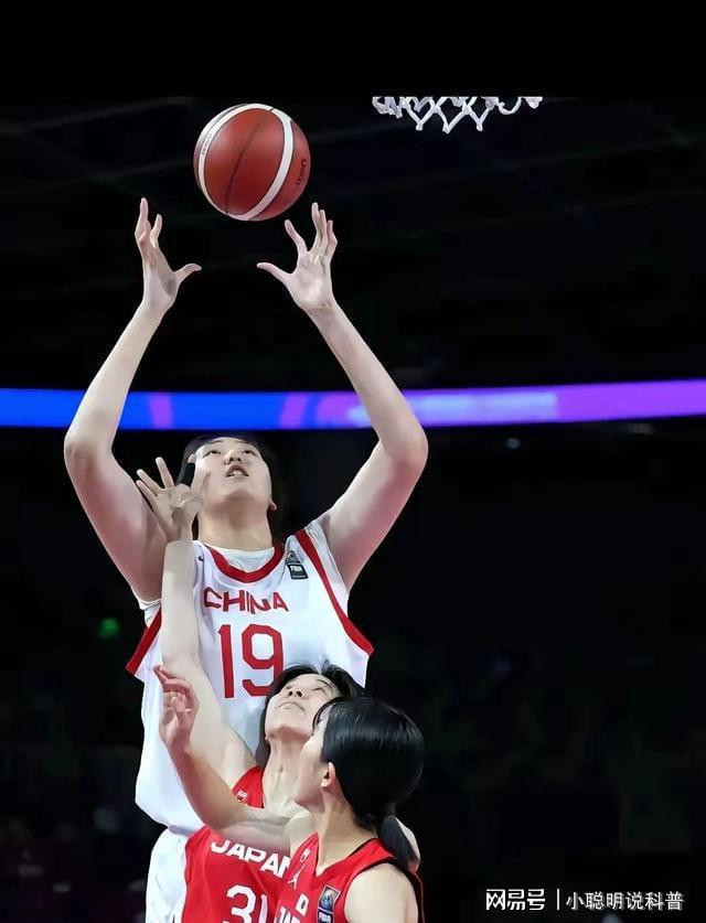 篮球界新星登场，刷新场上纪录