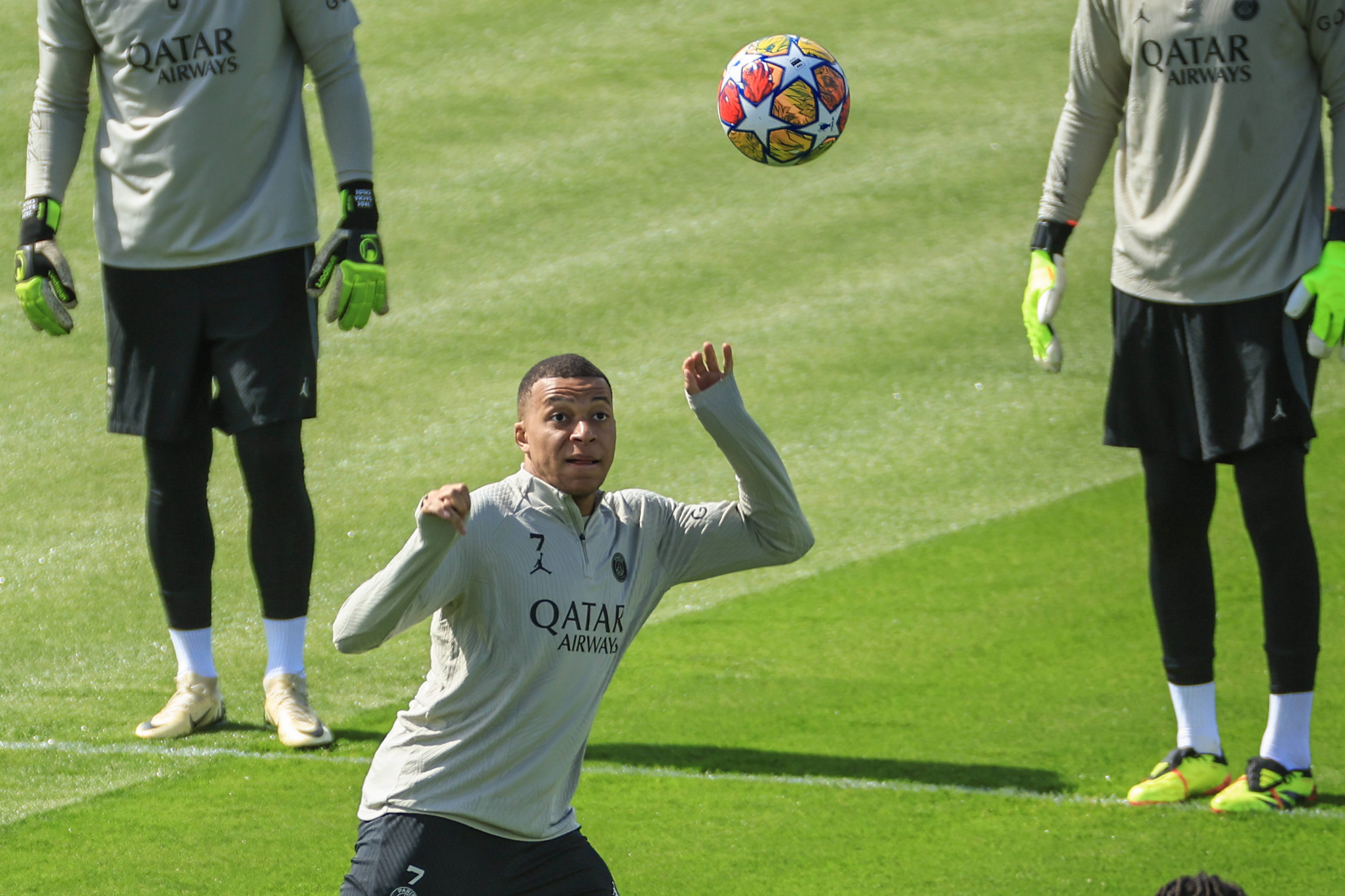 巴西足球明星在巴黎圣日耳曼效力 巴西足球明星在巴黎圣日耳曼效力