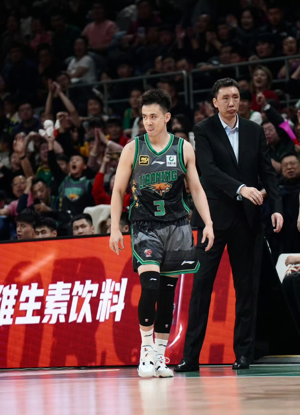 包含佩瓦罗利手感火热，连续破门助球队取胜的词条