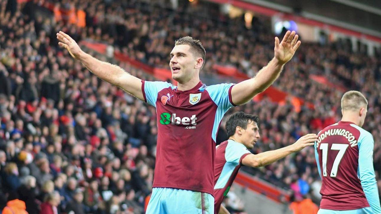 斯托克城球员整装出征，迎接新挑战