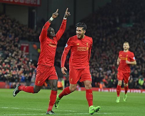 斯托克城球员整装出征，迎接新挑战