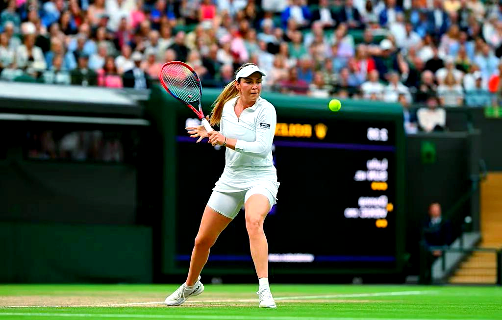 肯尼亚长跑选手夺得冠军激动落泪 肯尼亚长跑选手夺得冠军激动落泪