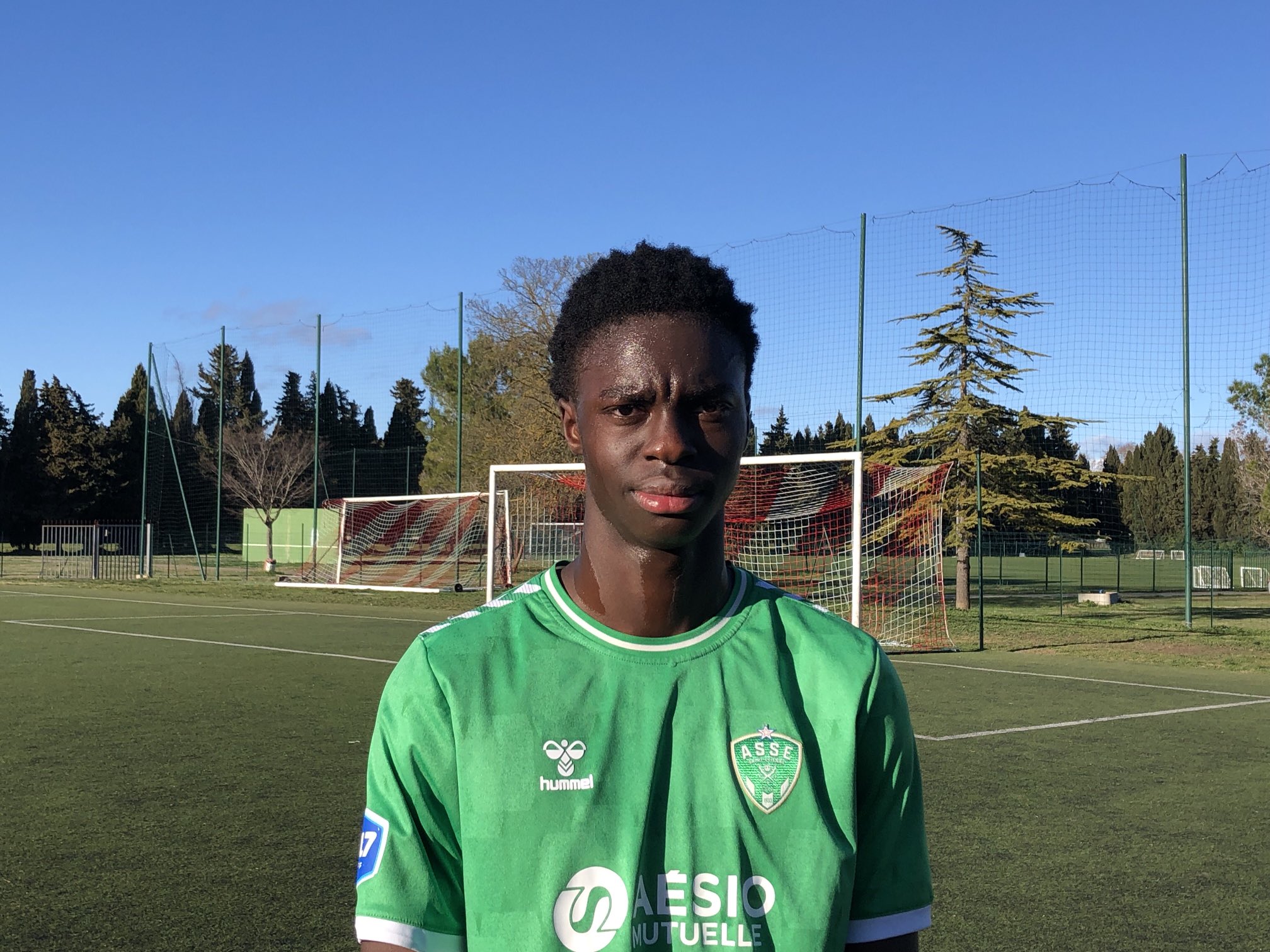 关于圣埃蒂安俱乐部暂停训练，球员休息调整状态的信息