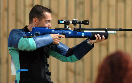 德国射击选手夺冠为国家增光添彩