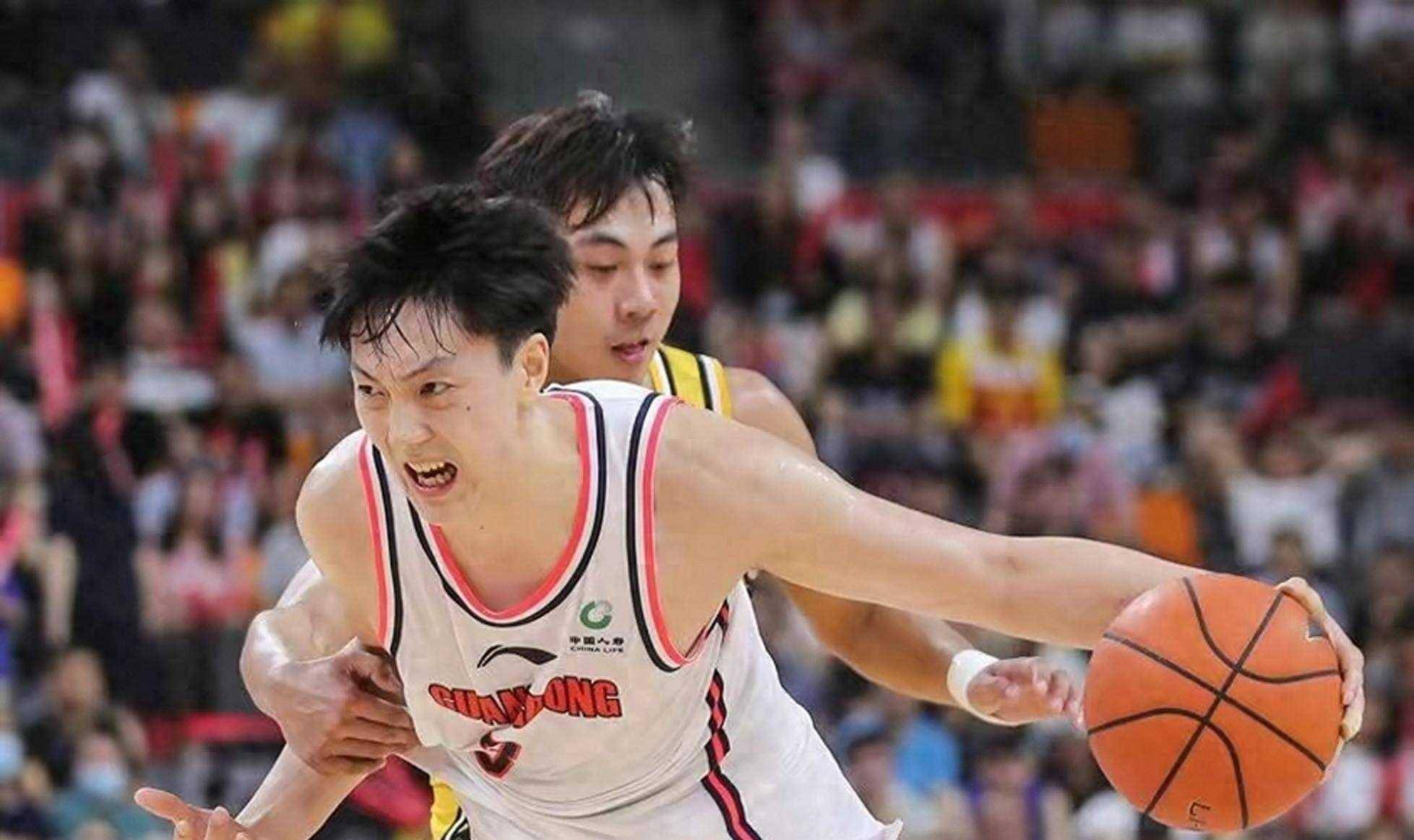 风云突变，球员们斗志昂扬争夺领先