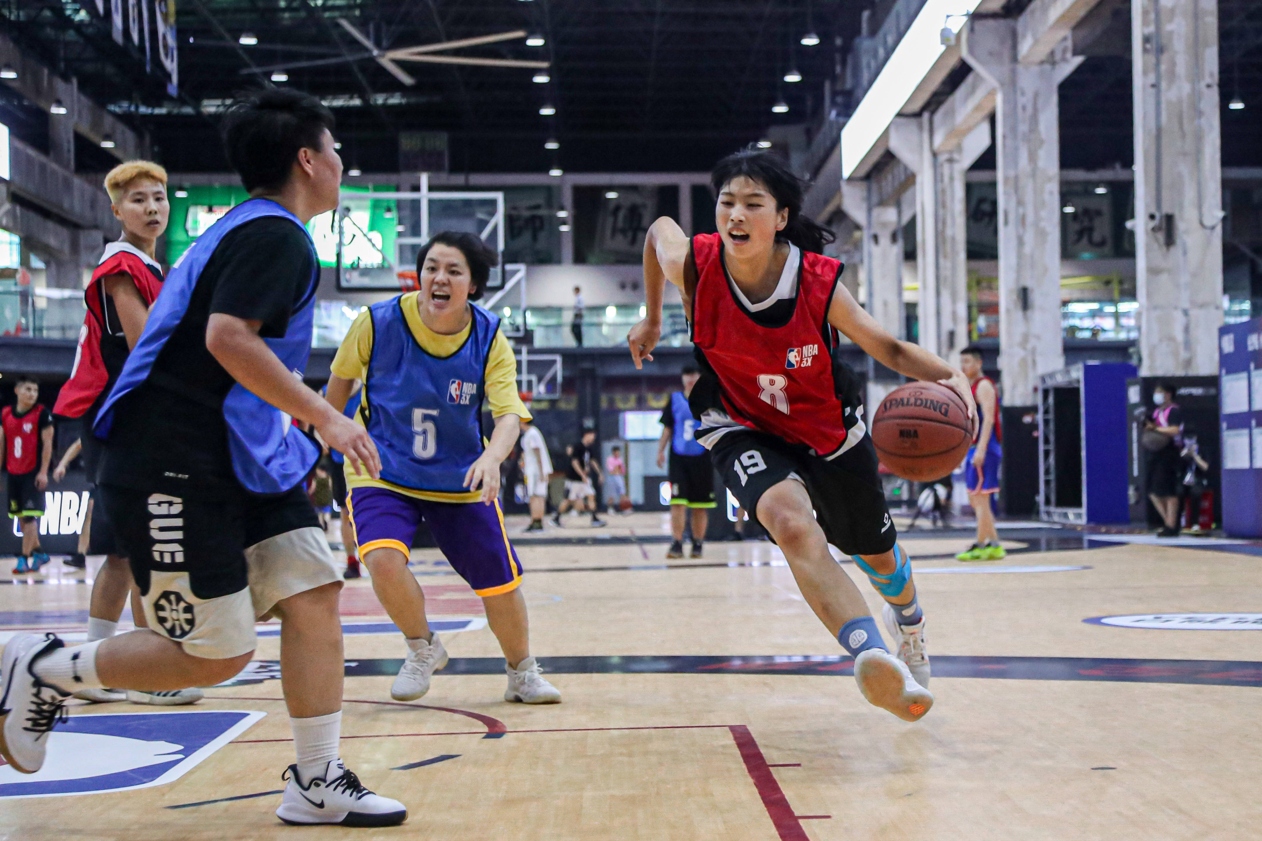 开云体育登录-包含三人篮球赛事激烈开战队伍实力均衡的词条