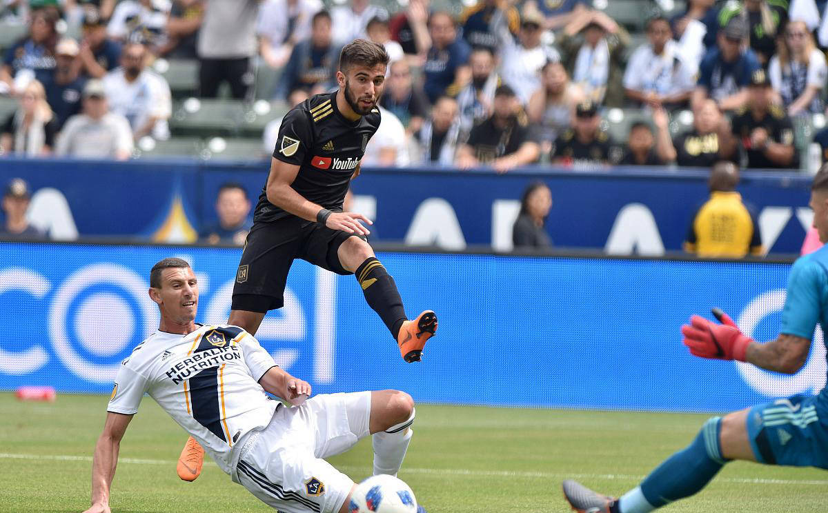 人队新兴球员崭露头角，成为球队新宠