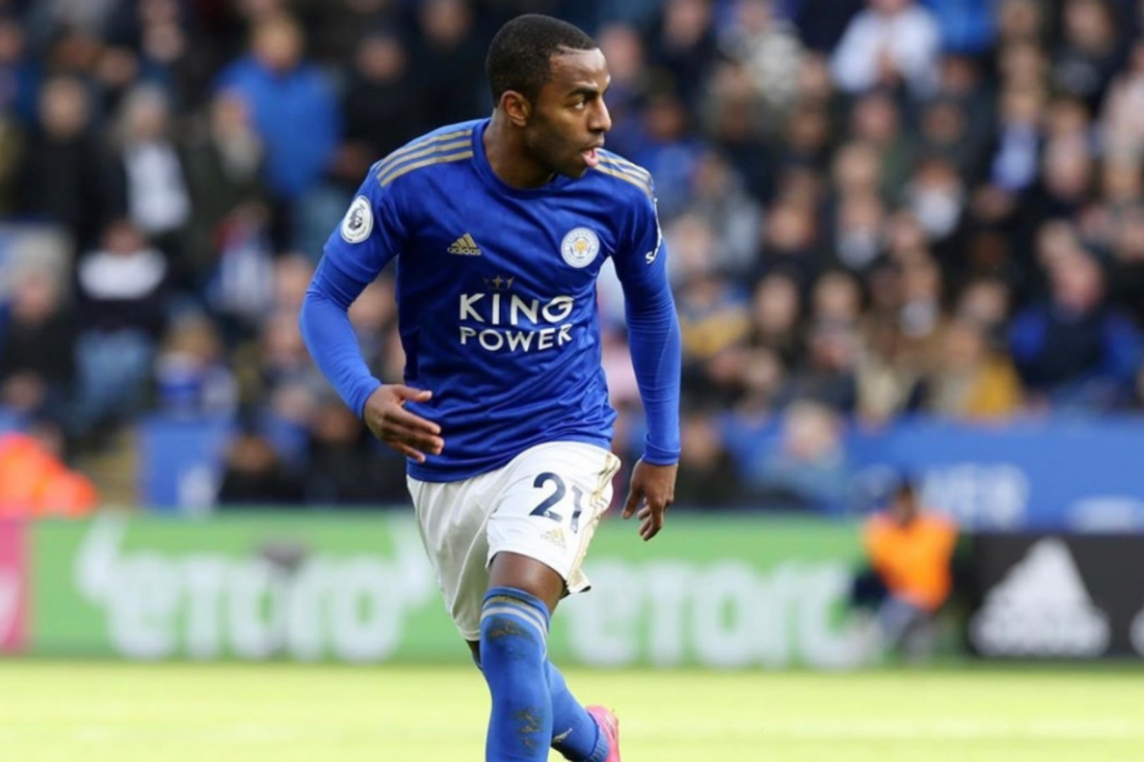 开云体育平台APP-包含莱斯特城有意引进里昂中场，引发转会传闻的词条