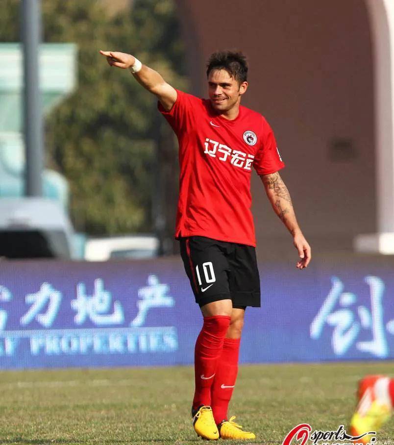 阿尔希坦队尝试新战术，欲重回德甲赛场