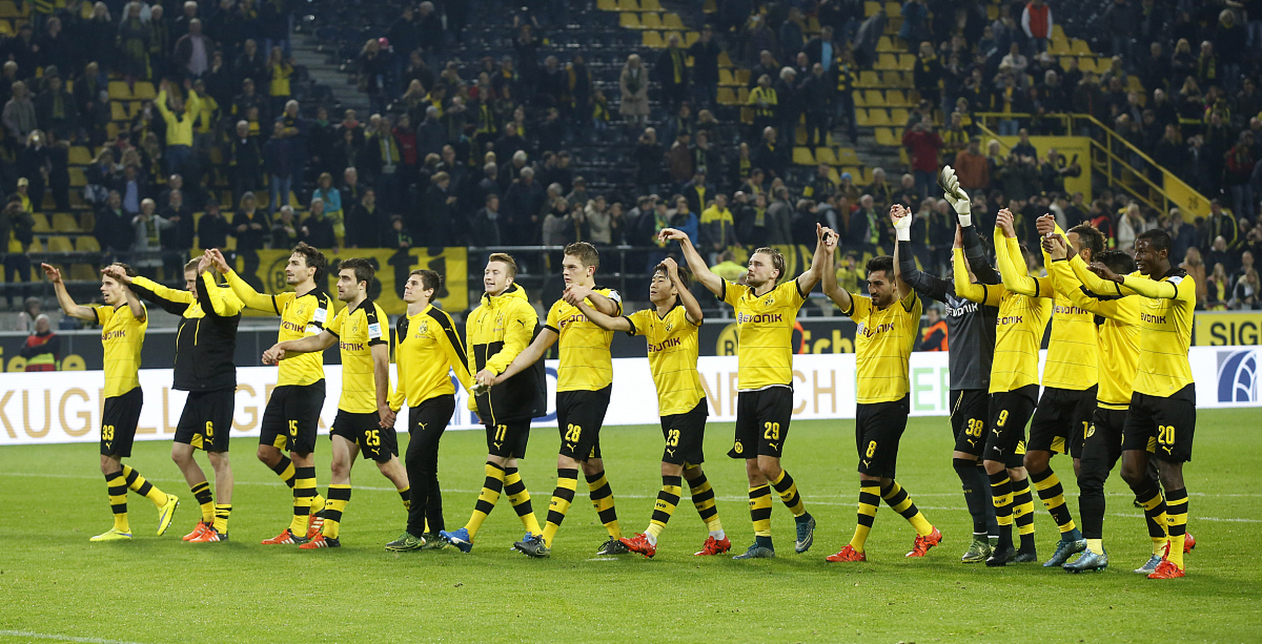 不莱梅守门员连续两场比赛表现出色,助球队保持不败的简单介绍 不莱梅守门员连续两场比赛表现出色,助球队保持不败的简单介绍