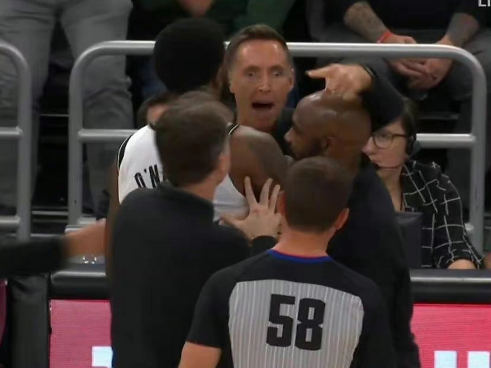 篮网战绩走低,教练呼吁全队集结 篮网战绩走低,教练呼吁全队集结