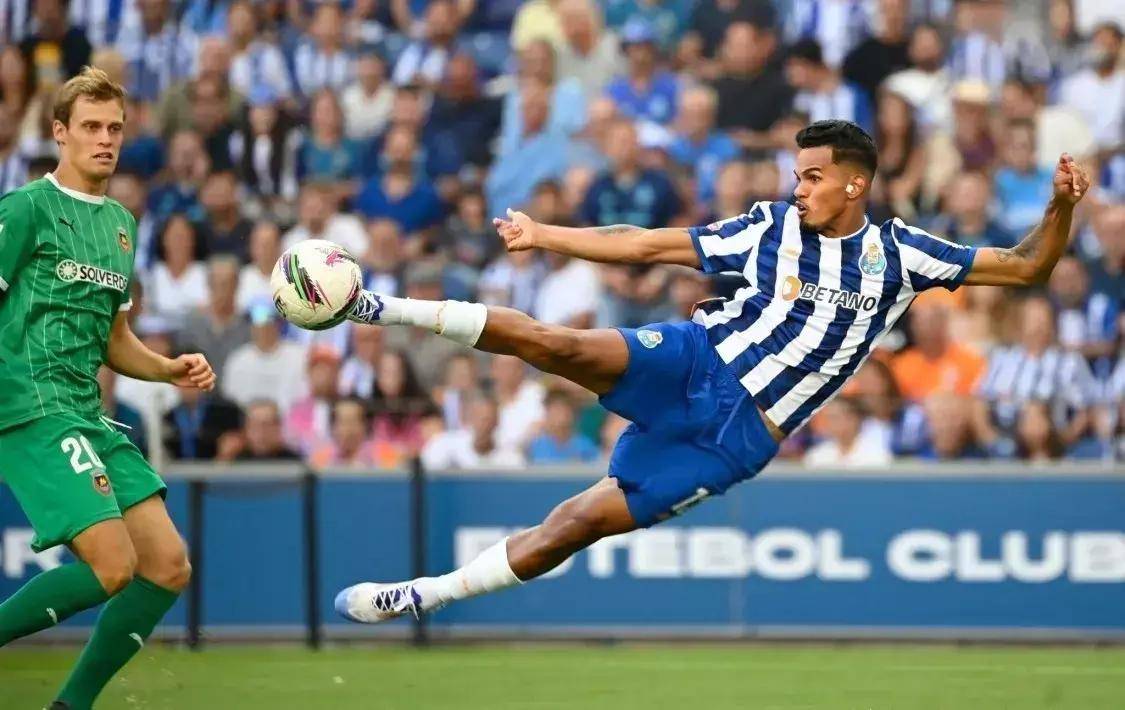 葡萄牙国家队豪取胜利，积分领跑