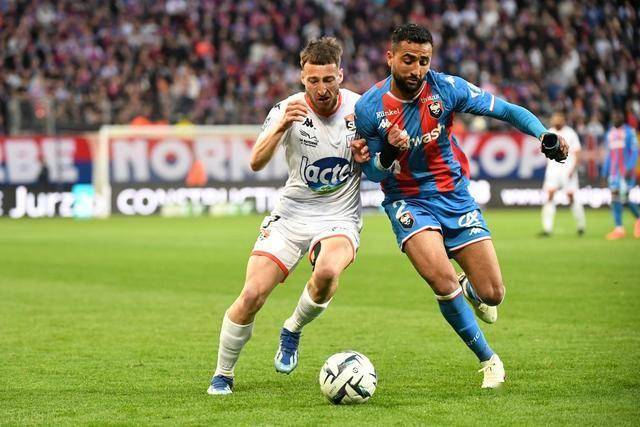 亚眠主场逼平对手，提升保级希望