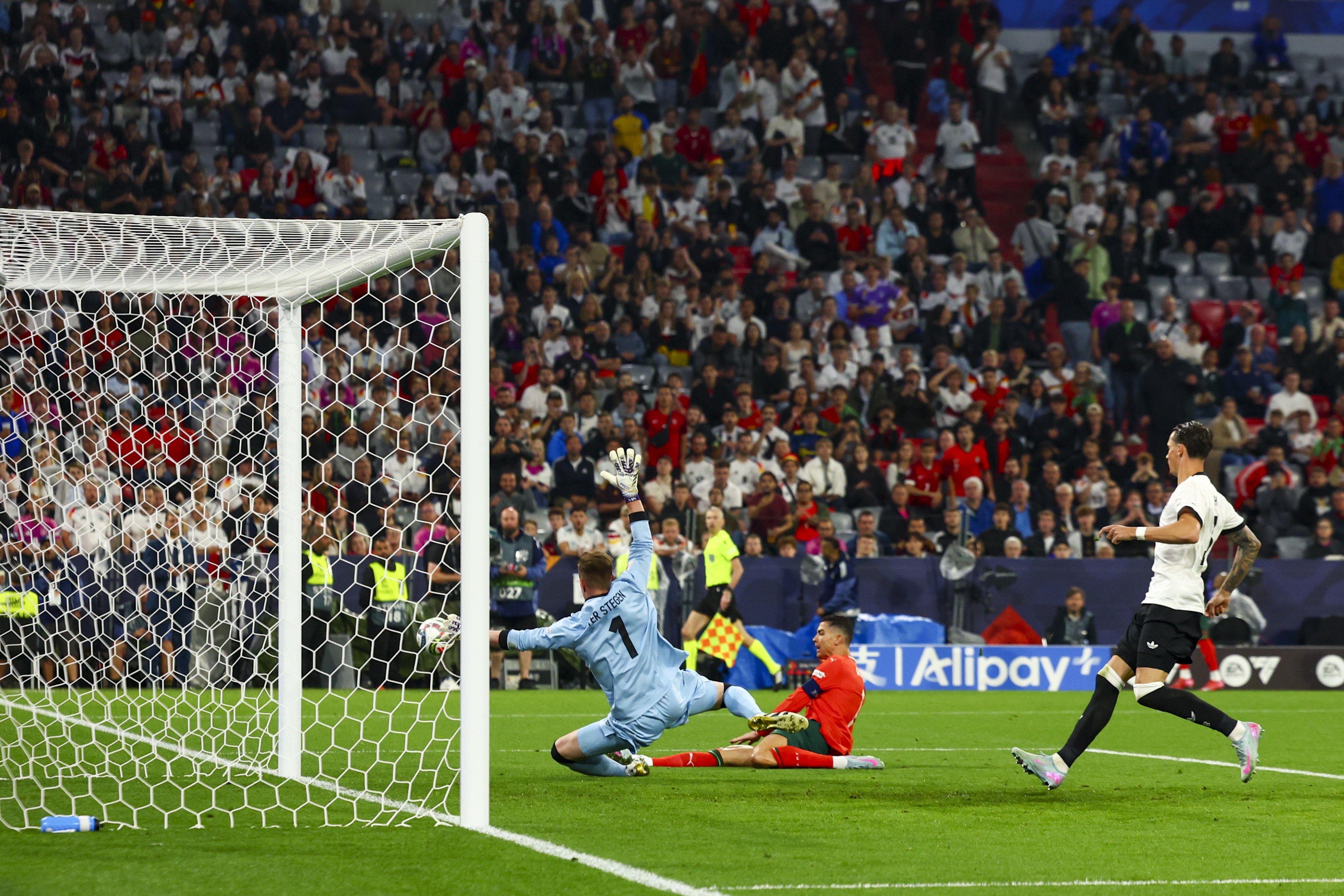 开云体育app-欧洲足球壮举：强强对话闪耀赛场