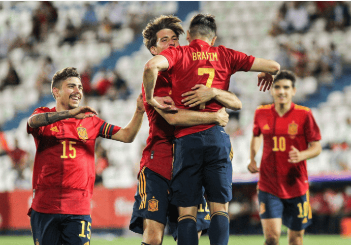 开云体育官网-西班牙遭遇克罗地亚逼平，晋级形势不容乐观