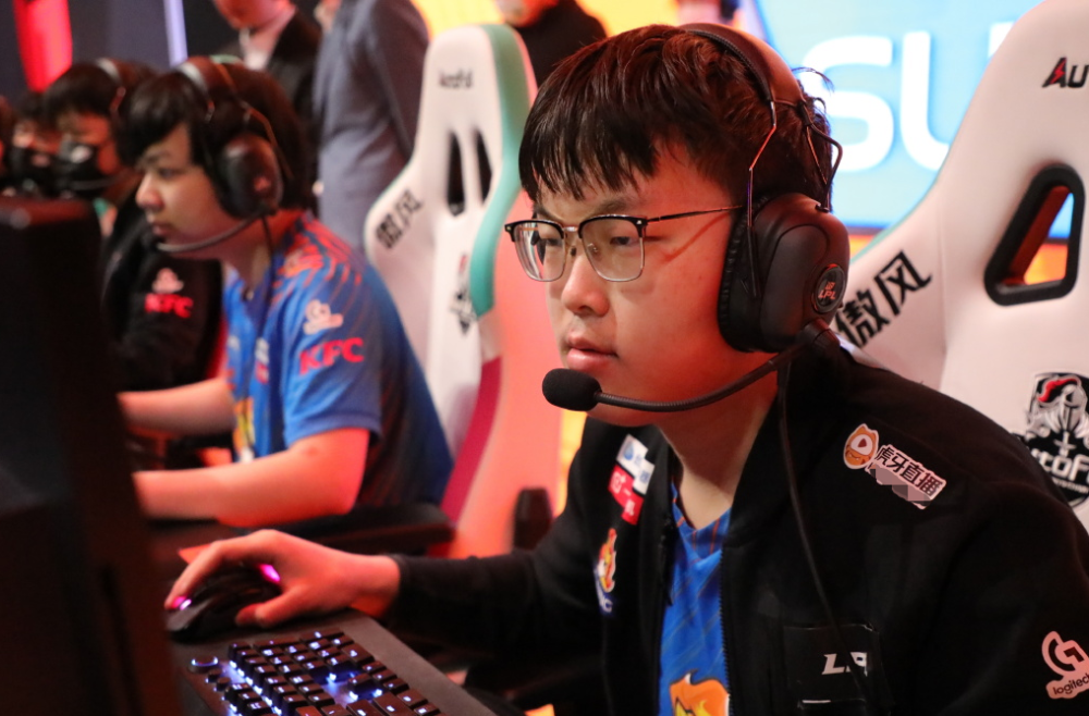 开云体育app-BRO碾压RNG，JackeyLove开启传奇时刻宿敌对决半决赛，强势挺进下一轮的简单介绍