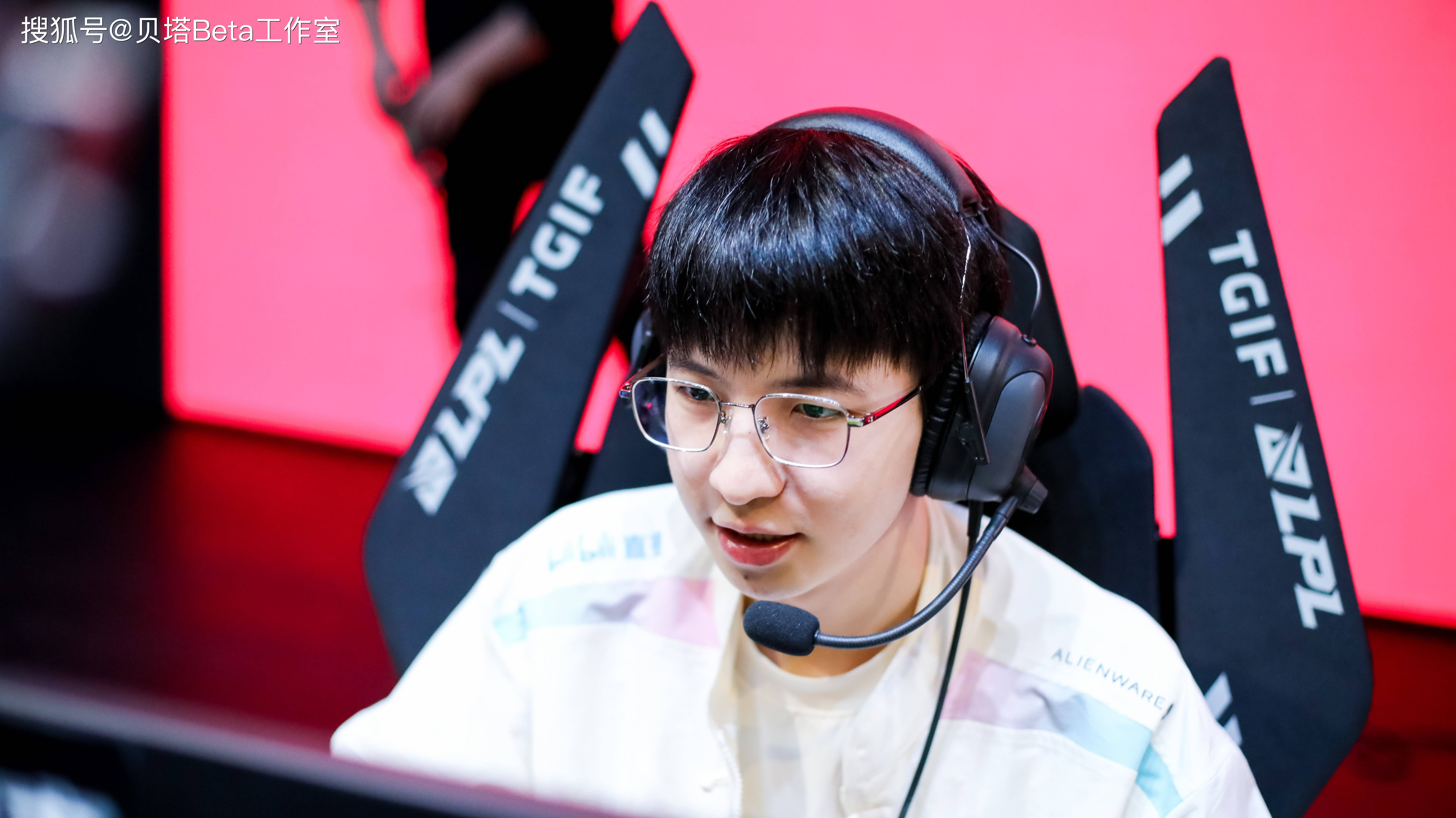 开云体育下载-JDG碾压DFM，Keria打出惊人五杀峡谷大战四强赛，点燃全场激情的简单介绍