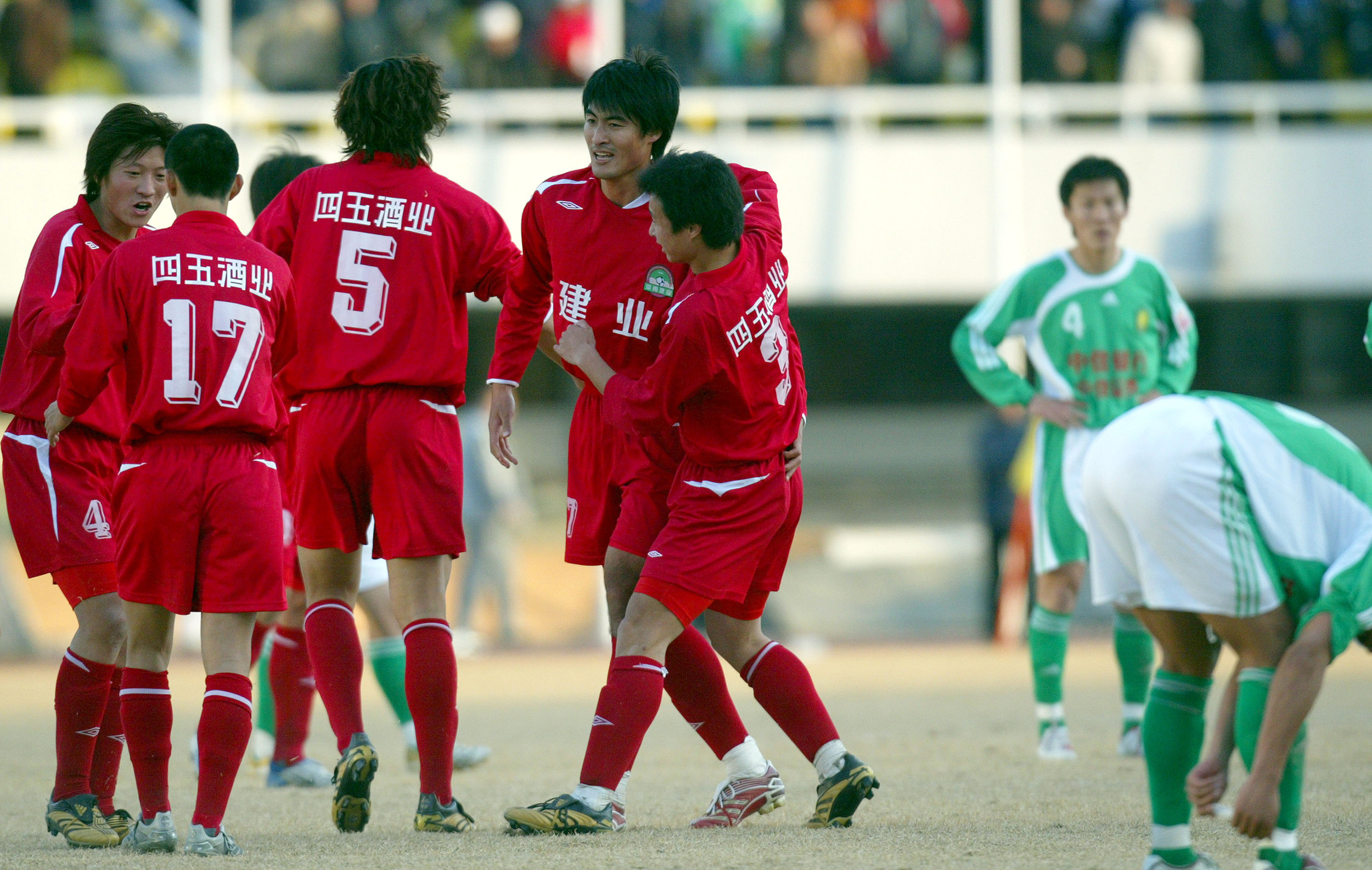 开云体育在线-关于大连人客场胜河南嵩总，稳定排名第二位的信息