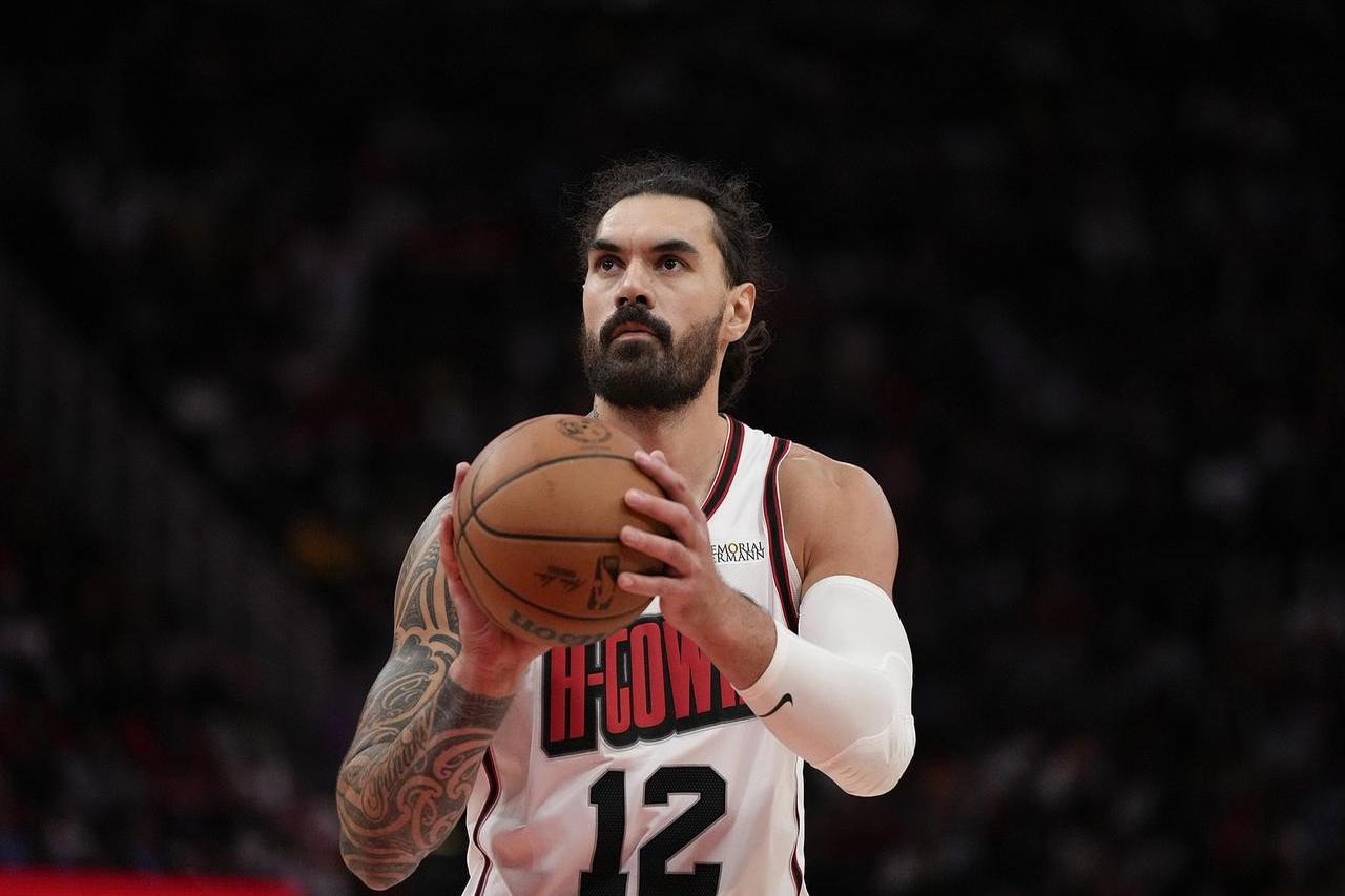 老鹰队在关键时刻击败篮网，晋级东部半决赛