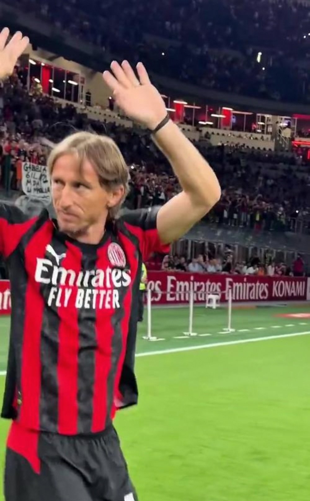 AC米兰在主场击败对手，延续联赛连胜