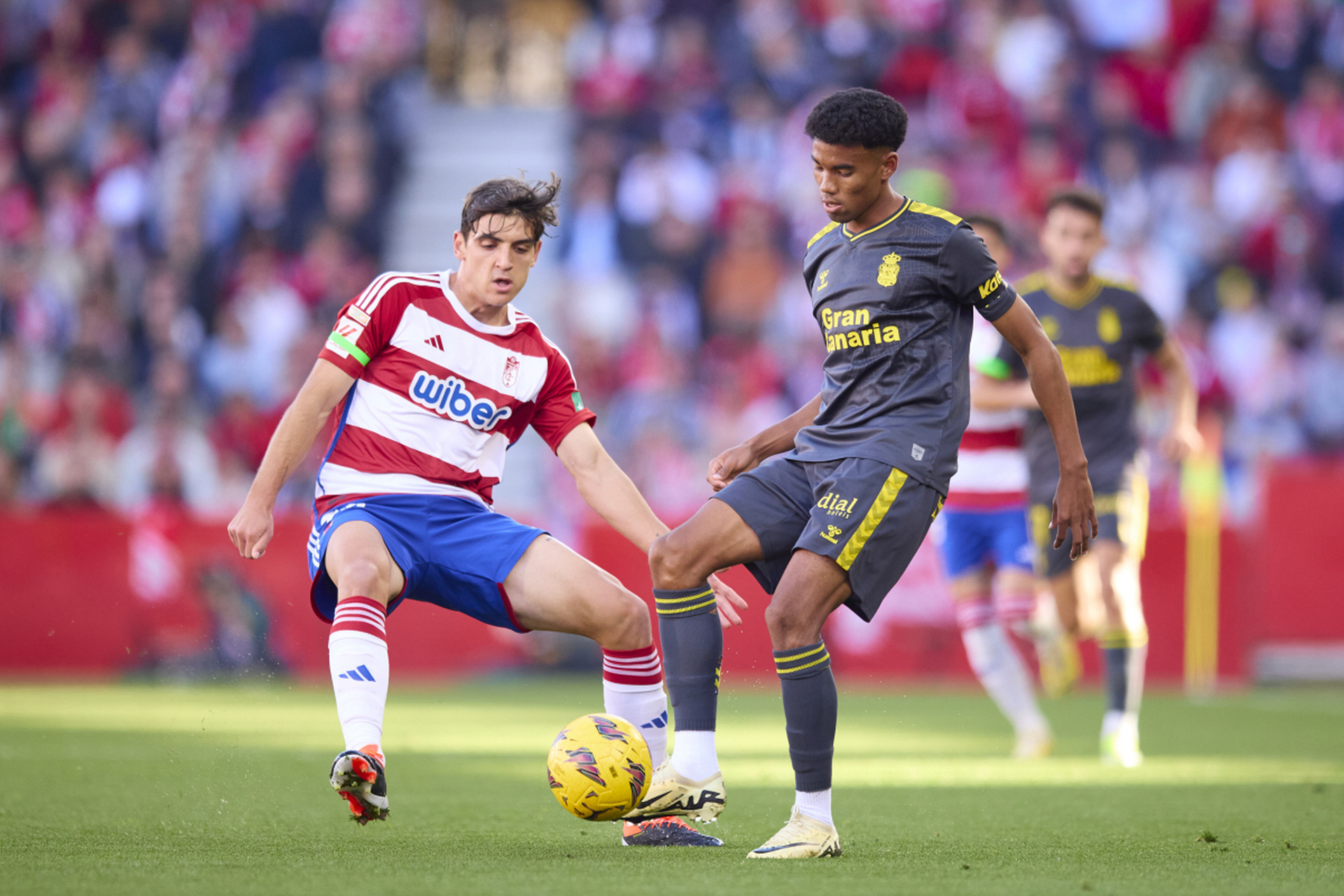 格拉纳达客场击败塞尔塔，继续保持不败