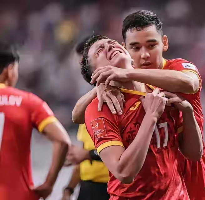 精彩对决激增,球队士气高涨备战 精彩对决激增,球队士气高涨备战