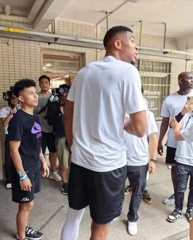 开云体育中国-吉林队完胜广州队，字母哥高光表现的简单介绍