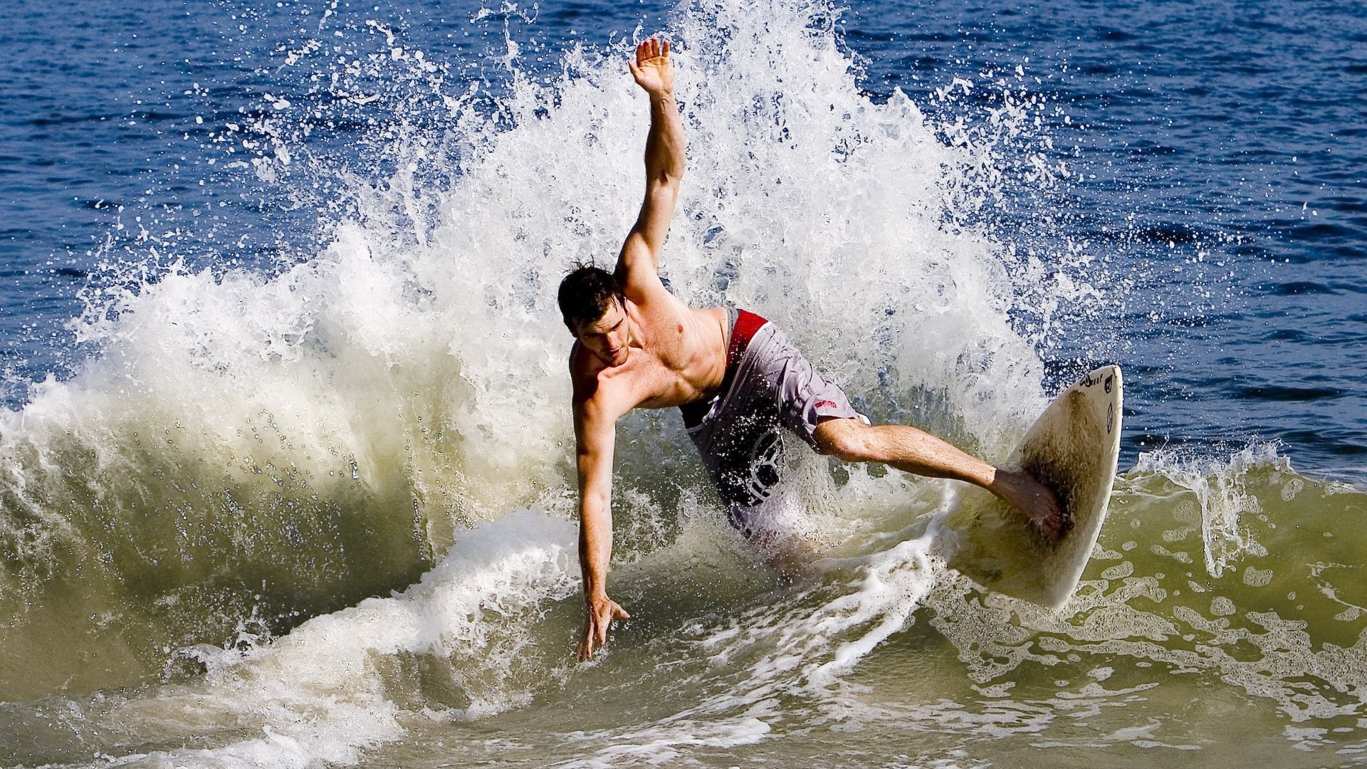 开云体育APP下载-卡瓦哈尔的笛声，一场跨越大陆的绿茵证明