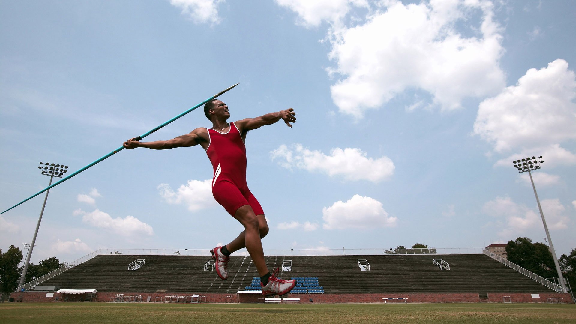 惊天逆转！灰熊绝境重生，克莱连珠炮轰碎广厦胜利梦